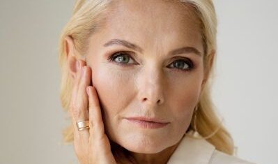 Dicas de Maquiagem para Pele Madura: Realce Sua Beleza Natural