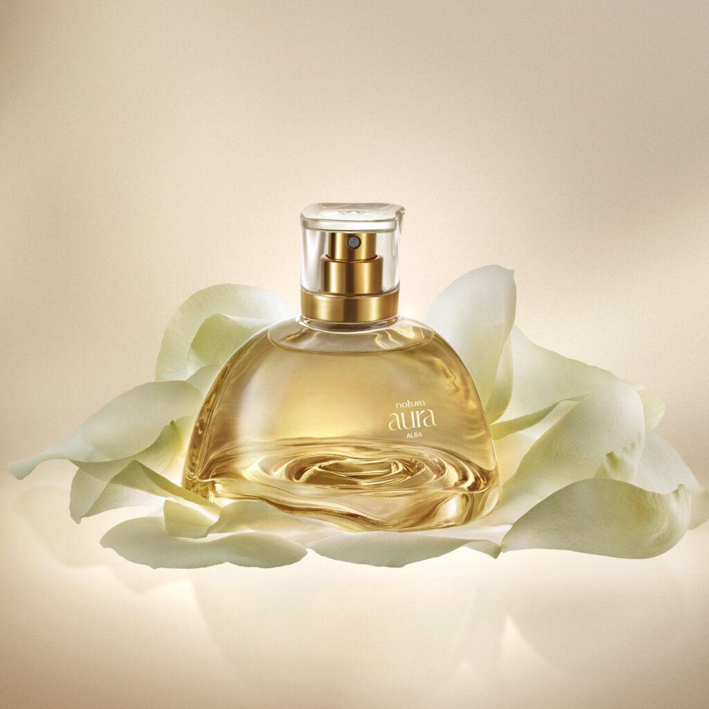 perfumaria natura, melhores perfumes brasileiros 2025, Natura Brilha no Fragrantica Awards, perfumes premiados natura, Natura aura alba